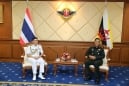 พลเอก วรพงษ์ สง่าเนตร ผู้บัญชาการทหารสูงสุด ให้การต้อนรับ พลเรือจัตวา Pengiran Norazmi bin Pengiran Haji Muhammad ผู้บัญชาการทหารเรือบรูไน เนื่องในโอกาสเดินทางเยือนประเทศไทยอย่างเป็นทางการ ในฐานะแขกของกองทัพเรือ 
